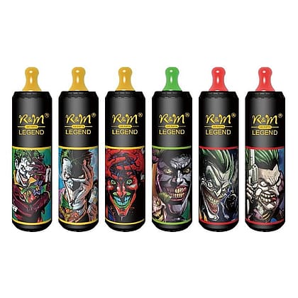 Sei dispositivi di svapo cilindrici con disegni colorati ispirati ai cartoni animati di Joker e bocchini colorati in giallo, verde e rosso.