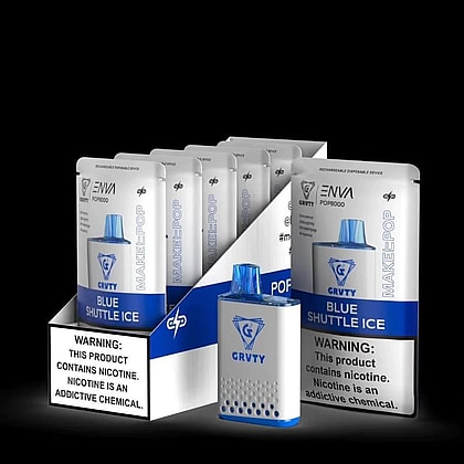 Una muestra de varios dispositivos de vapeo desechables ENVA POP8000 azules y blancos etiquetados como "GRVTY" y "Blue Shuttle Ice", con una advertencia sobre la nicotina como sustancia química adictiva.