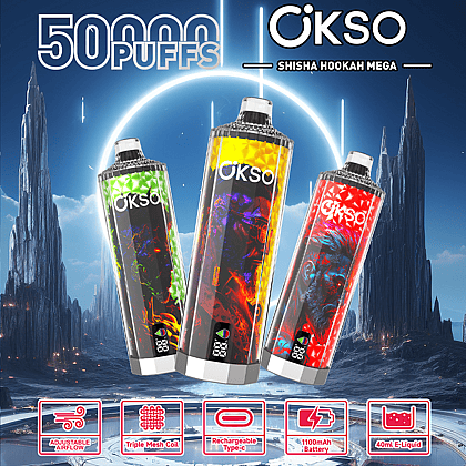 Reklambild för OKSO Shisha Hookah Mega 50K puffs vape som visar upp tre färgglada vaping-enheter mot ett futuristiskt landskap, med funktioner som 50 000 puffs, justerbart luftflöde, trippel mesh-spole, laddningsbart Type-C-batteri, 1100 mAh-batteri och 40 ml e-vätska.