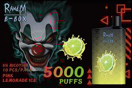 Un dispositivo per svapare con la scritta "5000 puffs", immagini di fette di lime e un sinistro volto da clown sullo sfondo. Il marchio recita "RanD/M B-BOX".