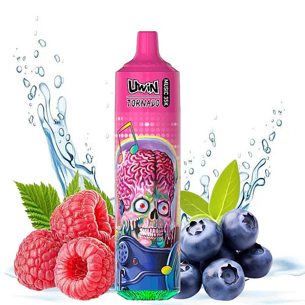 Werbebild eines UwUin Tornado-Vaporizers mit einem leuchtend rosa Design mit einer grafischen Totenkopf- und Gehirnillustration, umgeben von frischen Himbeeren, Blaubeeren, grünen Blättern und plätscherndem Wasser für einen dynamischen, fruchtigen Reiz.