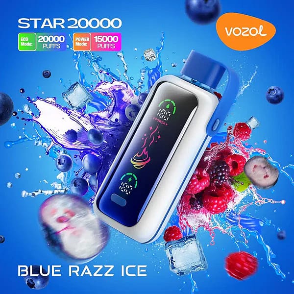 Ein Werbebild des Vozol Star 20000 Vape-Geräts im Geschmack Blue Razz Ice, das das Gerät umgeben von spritzenden Beeren und Eiswürfeln auf einem blauen Hintergrund zeigt, mit hervorgehobener Zugkapazität im ECO- und Power-Modus.