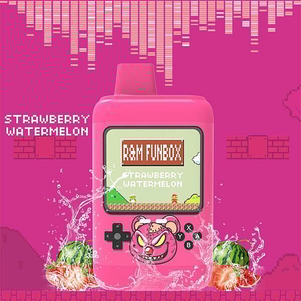 En rosa vape-enhet i retrostil märkt "R&M FunBox" med "Strawberry Watermelon"-smak, med en spelliknande skärm och en busig björnkaraktär i botten, omgiven av stänkande jordgubbar och vattenmeloner.