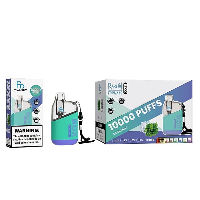 Confezione monouso per penna per svapo con marchio Fumot. Il prodotto offre 10.000 tiri in un fresco sapore di menta con opzioni di percentuale di nicotina di 0%, 2% e 3%. La confezione presenta un'immagine del prodotto, un'etichetta di avvertenza e un'indicazione luminosa RGB.