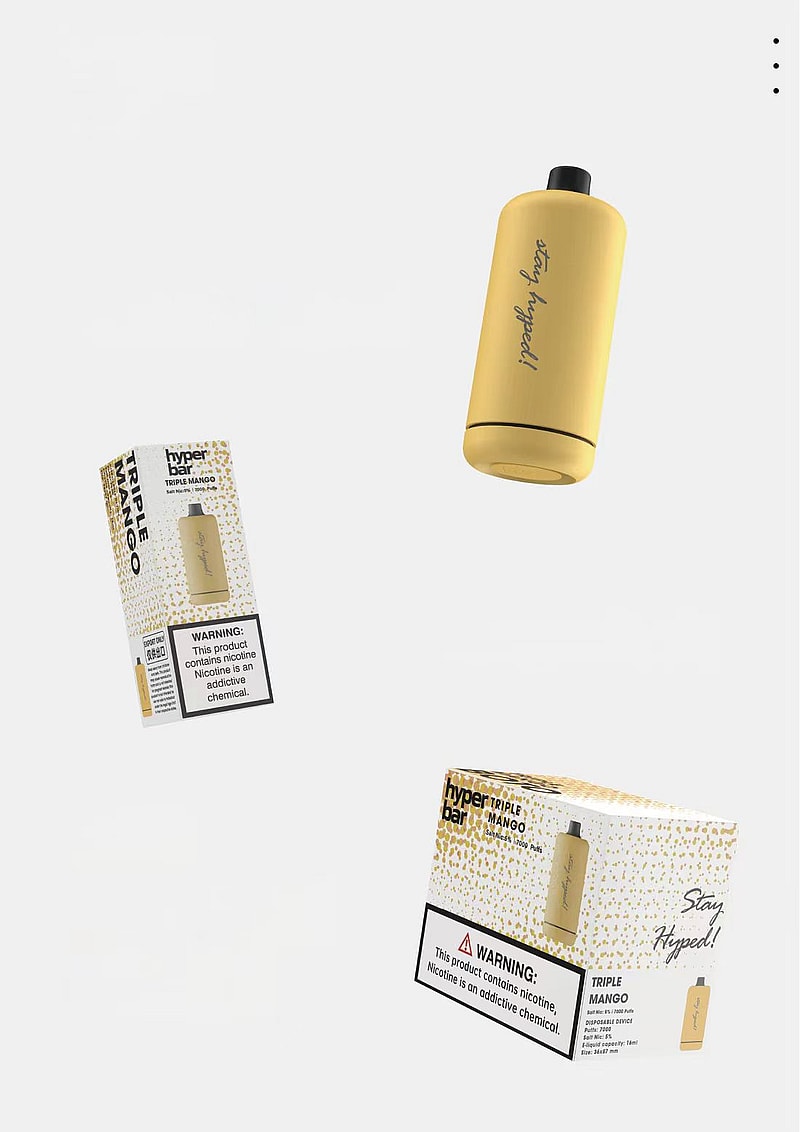 Appareil de vapotage jetable jaune étiqueté « Stay Hyped! » à côté de son emballage affichant la saveur « Triple Mango » et un avertissement concernant la nicotine.