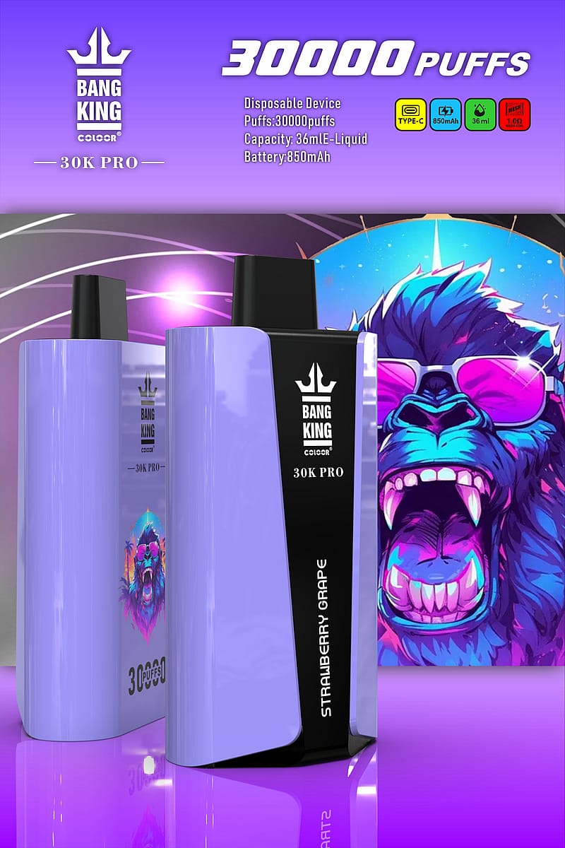 En lila engångs vape-enhet med "Bang King 30K Pro" -märkning, märkt "30000 puffs", med 36 ml e-vätskekapacitet, ett 850mAh-batteri och USB Type-C-laddning. Smaken som visas är "Strawberry Grape" med en livlig gorillaillustration i bakgrunden.