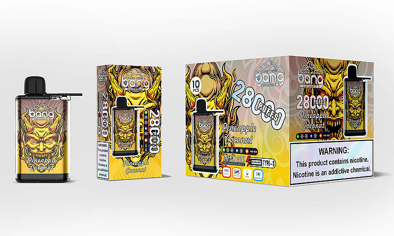 Un produit de vape jetable au design audacieux avec une créature vert jaunâtre, étiqueté « Bang Disposable », avec la saveur « Pineapple Coconut » et le texte « 2800 puffs ». L'emballage comprend un avertissement concernant la nicotine.