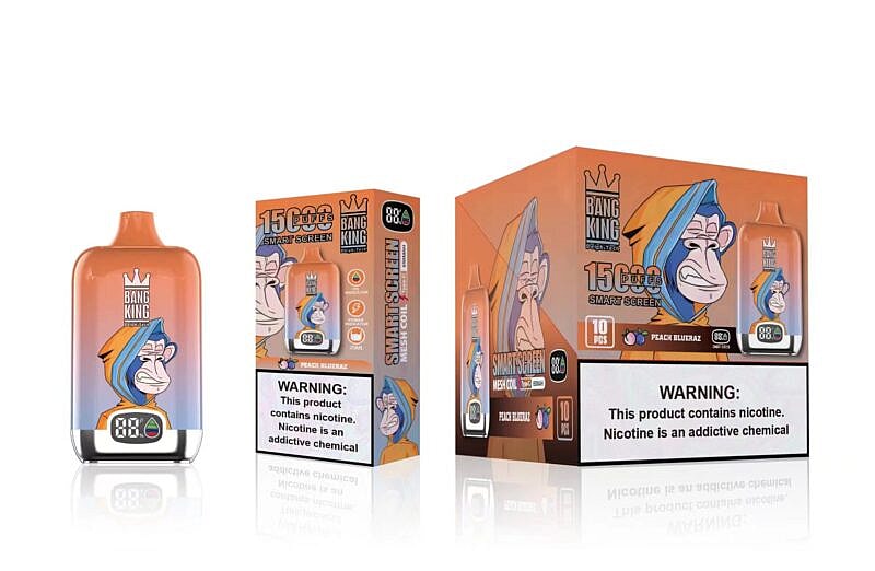 Ein Einweg-Vape-Gerät und seine Verpackung mit der Marke "Bang King", die ein stilisiertes Affenmaskottchen und die Geschmacksrichtung "Peach Blueraz" zeigt und "15.000 Puffs", "Smart Screen" und eine Nikotinwarnung hervorhebt.