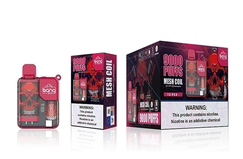 Bang Box Vape-Verpackung, die ein rotes Gerät mit einem Totenkopfmotiv zeigt und mit "9000 PUFFS MESH COIL" beschriftet ist. Die Verpackung enthält auch Warnungen vor Nikotinabhängigkeit.