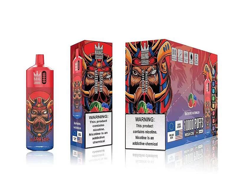 "Bang Tornado 10000 Puffs Vape Device mit Himbeer-Wassermelonen-Geschmack, mit einem Krieger-Design auf der Verpackung und Warnhinweisen zum Nikotingehalt".