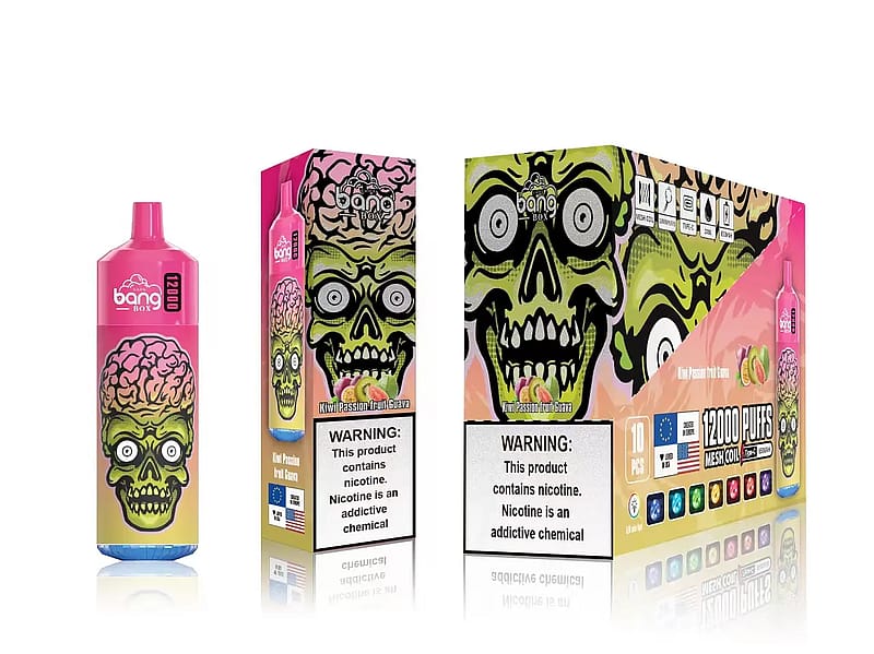 Envase de un producto de vapeo "Bang Box" que muestra una calavera verde con un cerebro rosa expuesto, con texto que indica el sabor "Kiwi Passion Fruit Guava" y una advertencia sobre la adicción a la nicotina.