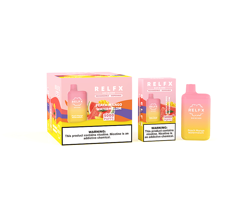 Sigaretta elettronica ricaricabile usa e getta RELFX Bar BC5000 nella confezione al gusto pesca, mango e anguria, con avvertenze sul contenuto di nicotina.