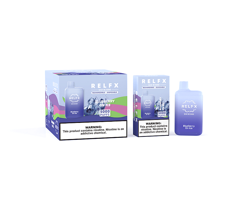 Confezione monouso RELFX per il gusto "Blueberry on Ice", con una capacità di 5000 boccate e un'etichetta di avvertimento sulla nicotina.
