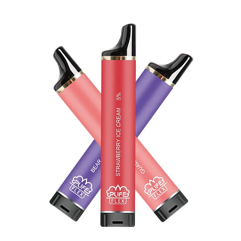 Tre färgglada vapepennor för engångsbruk, märkta med smaker inklusive "Strawberry Ice Cream", "Bear" och "Candy".