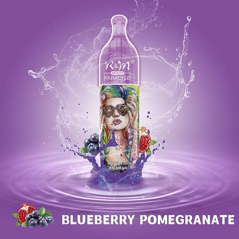 Vape aromatisée à la myrtille et à la grenade avec un design artistique coloré sur fond violet.