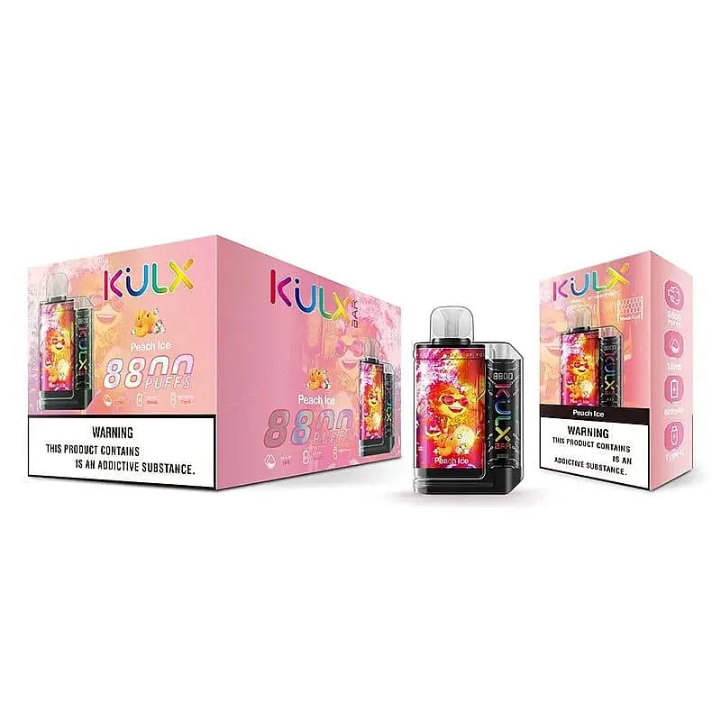Embalaje y expositor del producto KULX Peach Ice 8800 Puffs vape desechable, con un diseño colorido y una etiqueta de advertencia que indica que el producto contiene una sustancia adictiva.
