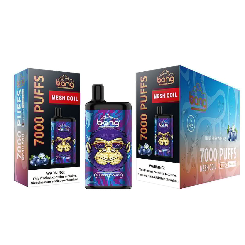 La confezione di Bang vape usa e getta presenta un'illustrazione colorata di un gorilla sul dispositivo, 7000 boccate al gusto di mirtillo con ghiaccio e il testo "Mesh Coil" con un'etichetta di avvertimento sulla nicotina.