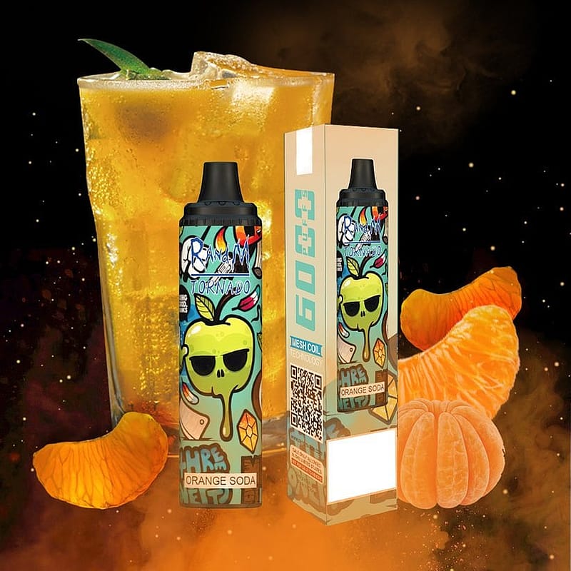 En färgglad vape-enhet märkt "Orange Soda" visas framför ett glas apelsinläsk och omgiven av apelsinskivor.
