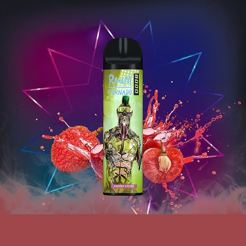 Un dispositivo per svapare etichettato "RANDM Tornado" con un sapore "Cherry Lychee", raffigurante un futuristico personaggio robotico sulla confezione, con schizzi di litchi e ciliegia sullo sfondo.