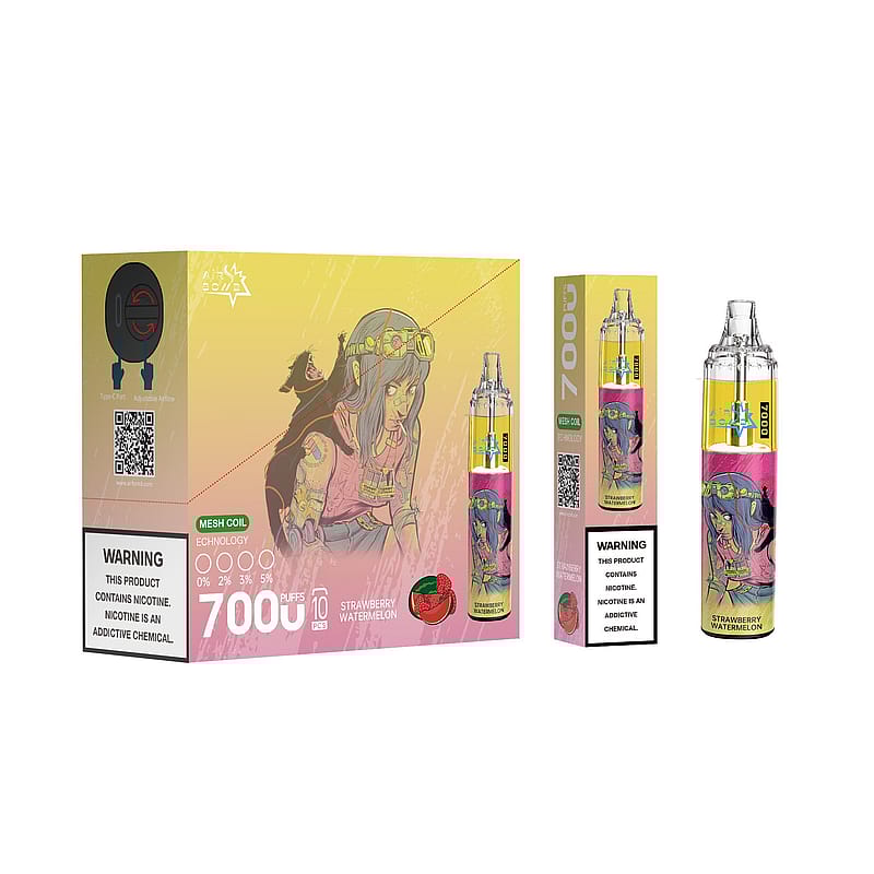 Confezione per un dispositivo di svapo monouso con 7000 tiri raffigurante un'illustrazione stilizzata di una donna con occhiali e tatuaggi. Il sapore è "Strawberry Watermelon" e sulla confezione sono presenti avvertenze sulla nicotina.