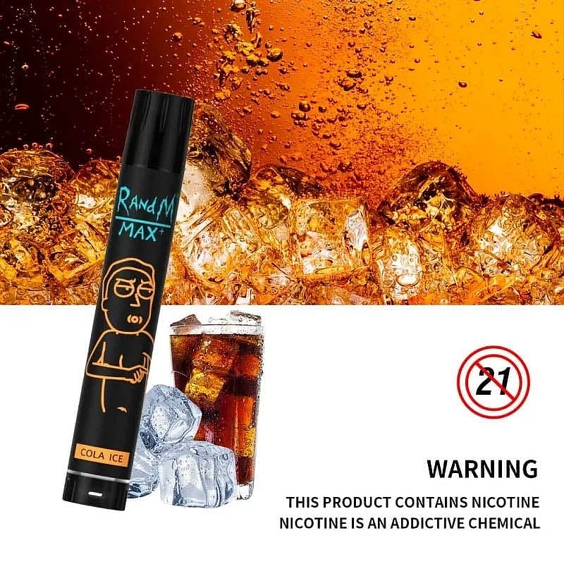 Un stylo à vape étiqueté "RandM Max" avec un arôme "Cola Ice", placé devant un fond de cola avec de la glace. Le texte d'avertissement indique : "Ce produit contient de la nicotine. La nicotine est un produit chimique qui crée une dépendance." Un symbole de restriction d'âge "21+" est affiché.