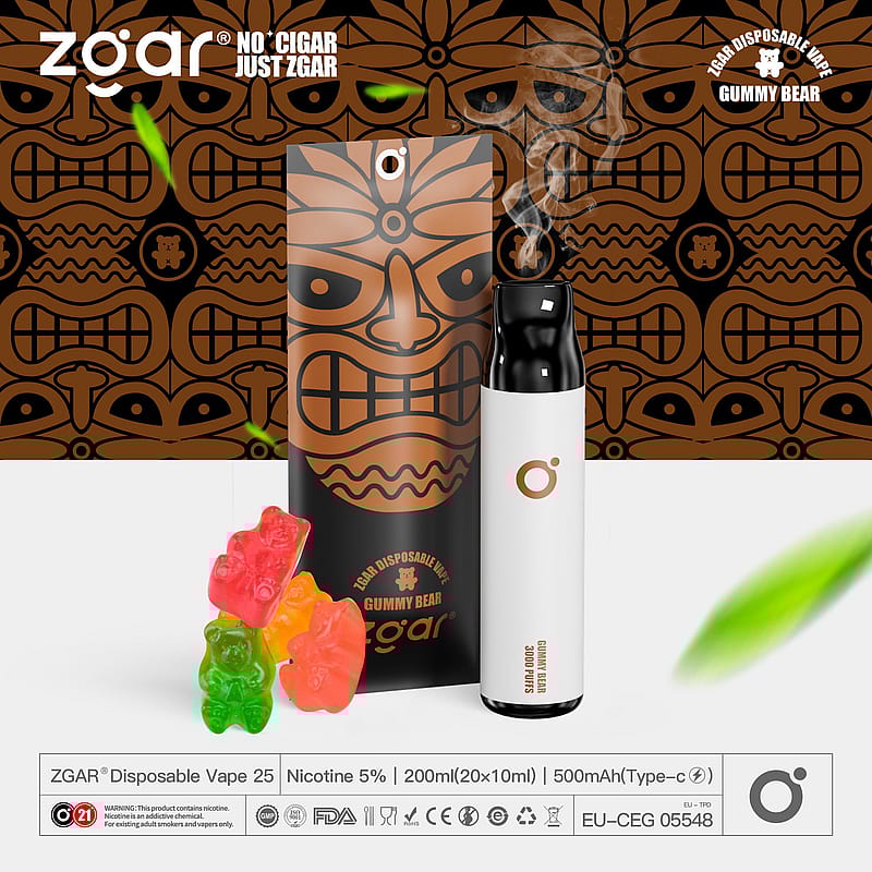 Vape monouso Zgar al gusto Gummy Bear, con un design tribale sulla confezione, una batteria da 500mAh e un contenuto di nicotina di 5%, insieme a caramelle gommose.