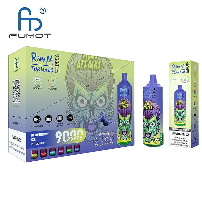 Förpackning av Fumot RandM Tornado 9000 puffar engångsvapen i Blueberry Ice-smak, med en "Mars Attacks!" temadesign med ett grönt främmande huvud.