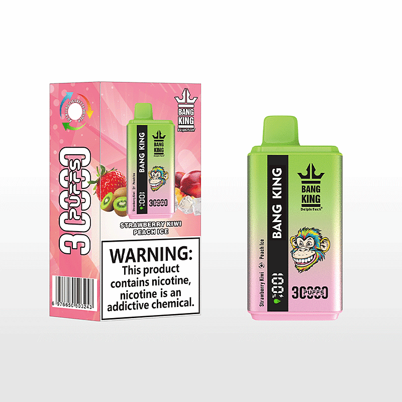 Un dispositivo de vapeo compacto de color verde y rosa con la etiqueta 'Bang King', junto con su caja de empaque que presenta un diseño de fresa, kiwi y durazno, con una destacada etiqueta de advertencia sobre la nicotina.