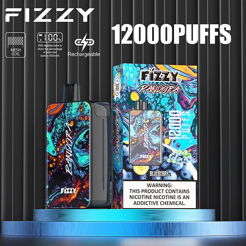 Dispositivo di svapo Fizzy Pandora con 12.000 boccate, aroma di mirtillo, bobina a rete, ricaricabile e schermo digitale che mostra la percentuale di succo e di batteria.