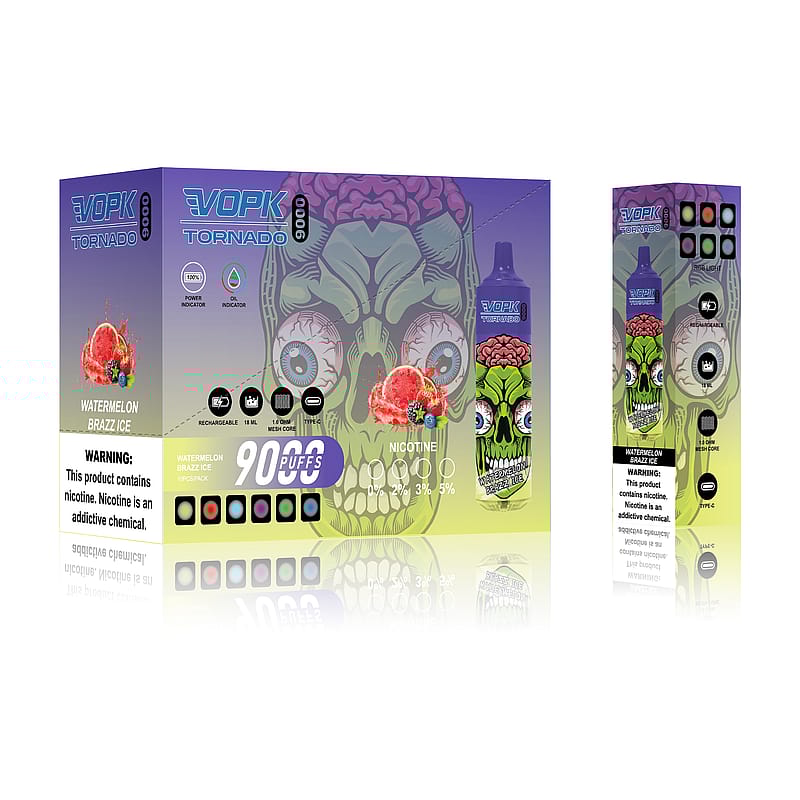 Förpackning för en vapeprodukt märkt "Vopk Tornado 9000", med en grön dödskalle och en synlig hjärna på framsidan. Smaken är "Watermelon Brazz Ice" och erbjuder 9000 puffar med olika nikotinnivåer från 0% till 5%. Varningsetikett om nikotinberoende visas.