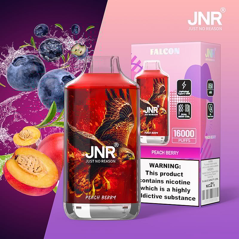Vape-enhet och förpackning för JNR "Peach Berry"-smak, med bilder av blåbär, persikor och en hök, med specifikationer och nikotinvarning.