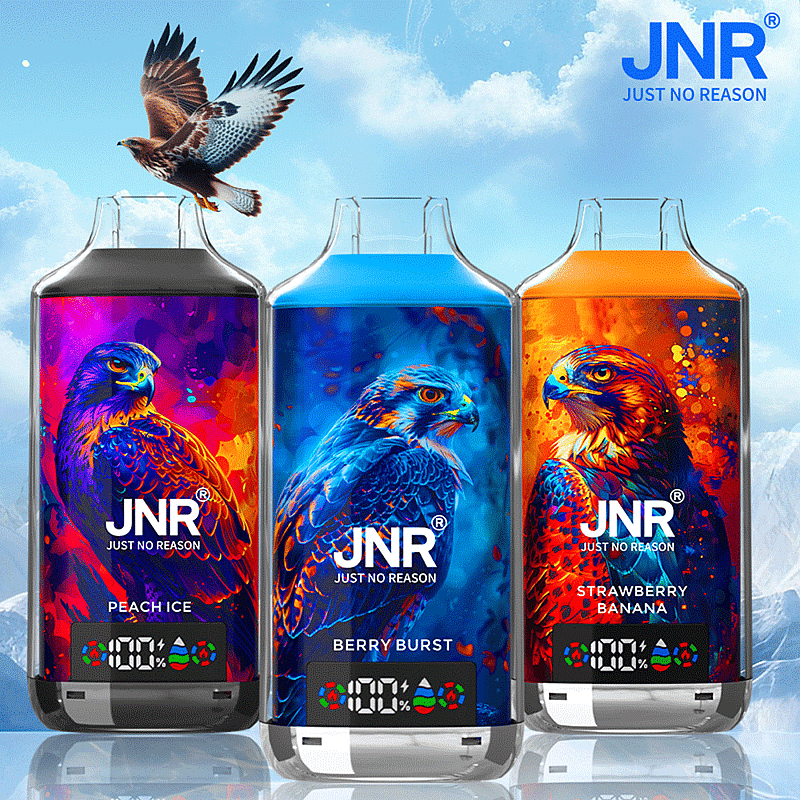 Tres dispositivos de vapeo etiquetados "JNR" con ilustraciones de halcones en diferentes colores, que muestran los sabores "Peach Ice", "Berry Burst" y "Strawberry Banana" sobre un fondo de cielo nublado con un halcón volando.