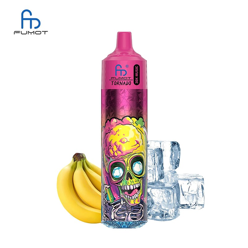 En färgglad vape-enhet med en dödskalledesign och en rosa keps placeras bredvid tre bananer och en bunt isbitar. Enheten har tydligt varumärket "FUMOT" och ordet "TORNADO".