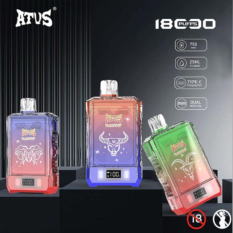 Trois appareils de vapotage jetables colorés ATVS Warship sont exposés sur des socles sombres, avec des détails tels qu'une capacité de 18 000 bouffées, une batterie de 750 mAh, un e-liquide de 25 ml, un port de charge de type C et une bobine à double maille ; un avertissement de restriction d'âge « 18+ » est visible.