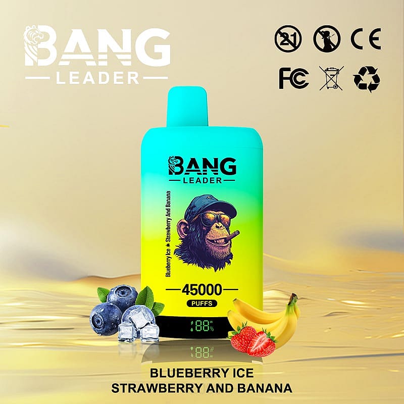 Image promotionnelle pour la cigarette électronique Bang Leader affichant un appareil dynamique avec un graphisme de singe et des détails mettant en valeur les saveurs « Blueberry Ice, Strawberry et Banana », une capacité de 45 000 bouffées et les certifications associées sur un fond jaune dégradé.