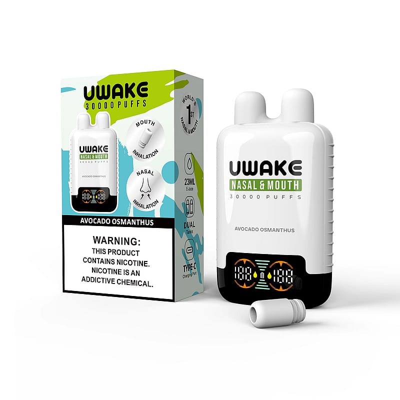 Un'immagine del prodotto che mostra il dispositivo inalatore nasale e orale UWake, con la confezione che evidenzia caratteristiche quali 30.000 tiri, doppia opzione di inalazione, capacità di e-liquid di 23 ml e ricarica tramite USB Type-C; etichetta con aroma di avocado e osmanto e avvertenza sulla nicotina.