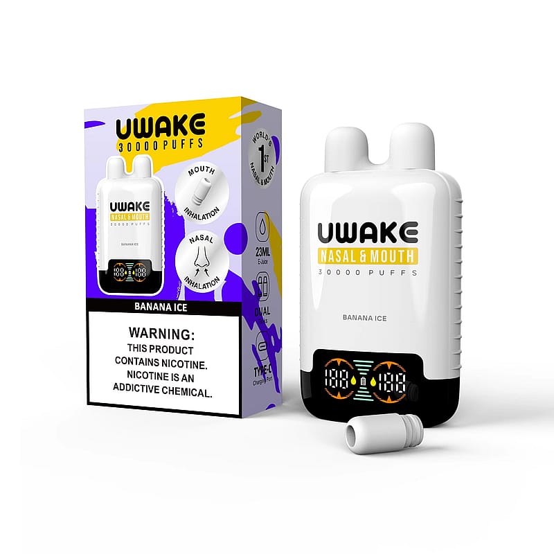 Un'esposizione del dispositivo per doppia inalazione Uwake Banana Ice, con capacità di 30.000 tiri e 23 ml di e-liquid, insieme alla confezione, che include avvertenze sanitarie sulla dipendenza da nicotina.