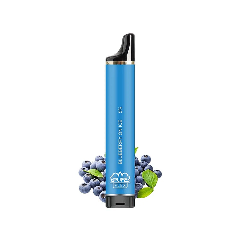 Penna monouso blu con etichetta "Blueberry on Ice" con mirtilli e foglie di menta alla base.