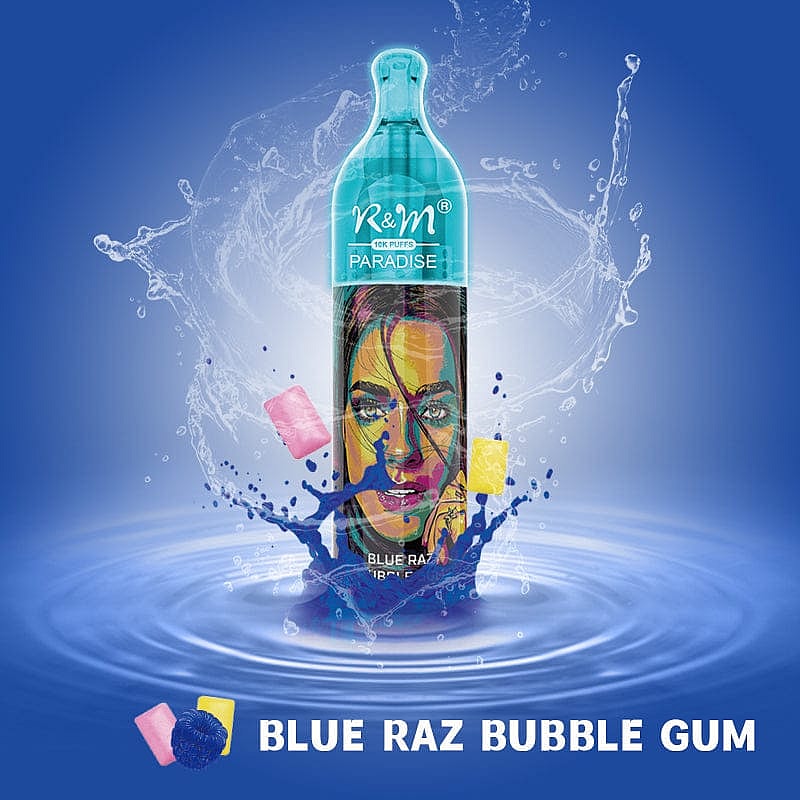 En vape-enhet med blått tema märkt "K&M Paradise" med ett konstnärligt porträtt på, omgiven av vattenstänk och bitar av tuggummi, med texten "Blue Raz Bubble Gum".