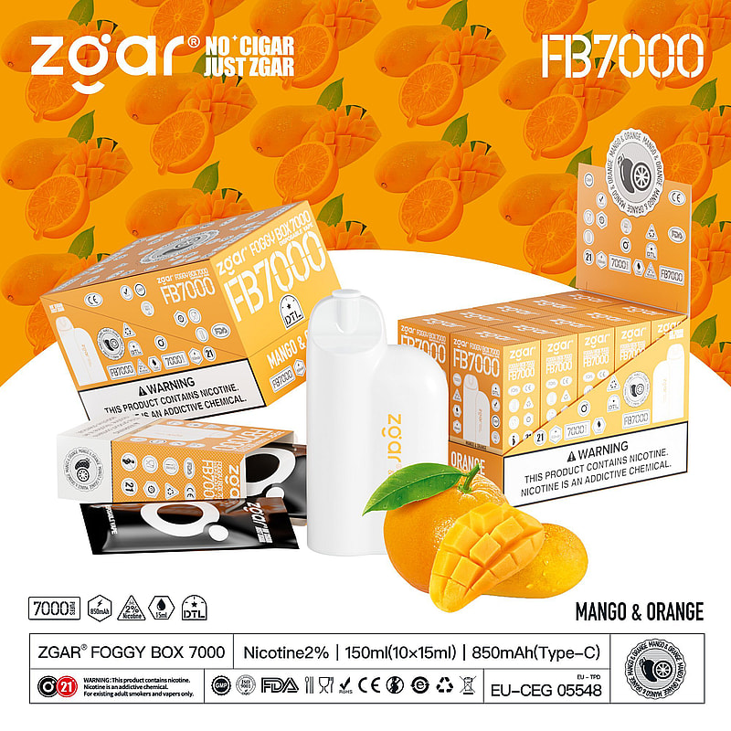 Emballage de vape Zgar Foggy Box 7000 avec une marque aux saveurs de mangue et d'orange, comprenant un appareil de vape blanc, des boîtes et des images de fruits sur un fond orange.