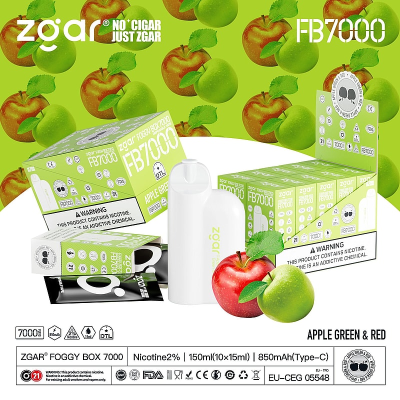 Emballage de l'appareil de vapotage ZGAR Foggy Box 7000 au goût pomme verte et rouge, montrant plusieurs boîtes et l'appareil lui-même, ainsi que des étiquettes d'avertissement sur la teneur en nicotine et diverses icônes de certification sur un fond de pommes vertes et rouges.