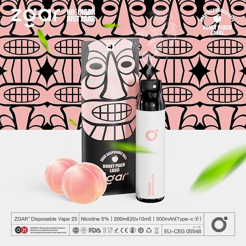 Dispositivo da svapo monouso ZGAR e confezione con design a maschera tribale in rosa e nero, con illustrazioni di miele e pesca e dettagli sul prodotto, tra cui contenuto di nicotina, dimensioni e capacità della batteria visualizzati nella parte inferiore.