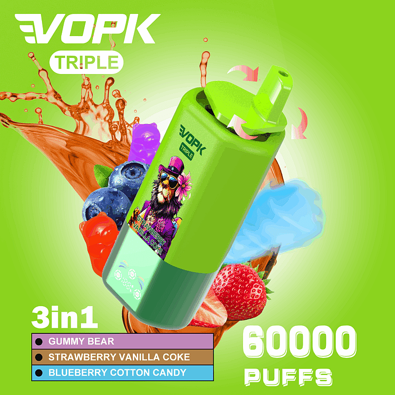 Un dispositivo de vapeo cilíndrico verde etiquetado como "VOPK Triple" con ilustraciones coloridas y texto que promociona tres sabores: osito de goma, Coca-Cola de vainilla y fresa, y algodón de azúcar de arándanos; el diseño incluye gráficos divertidos de frutas y dulces y una descripción de una capacidad de 60.000 bocanadas.