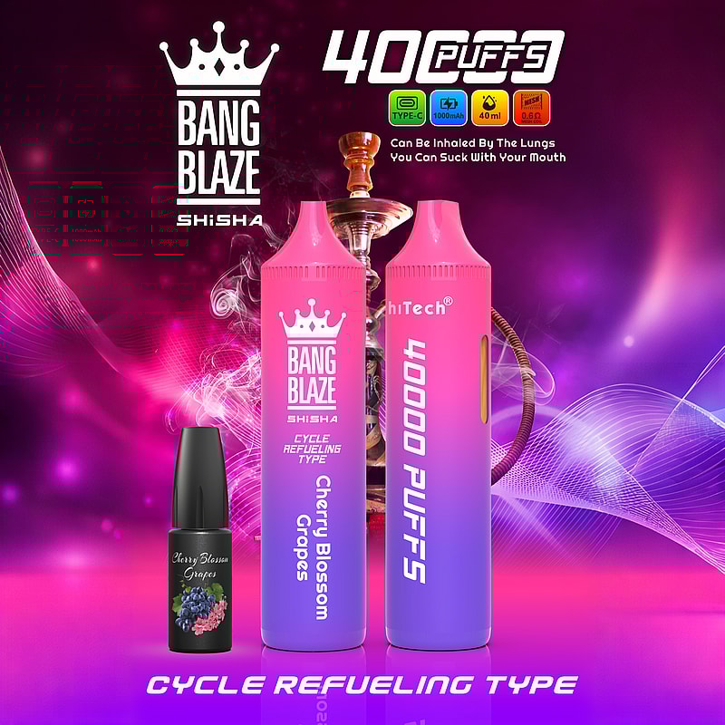 Image promotionnelle pour Bang Blaze Shisha, mettant en valeur sa saveur de raisin de fleur de cerisier, avec un vaporisateur rose et violet avec la marque « 40000 Puffs », sur un fond vibrant et coloré avec une bouteille de jus de vape plus petite devant.