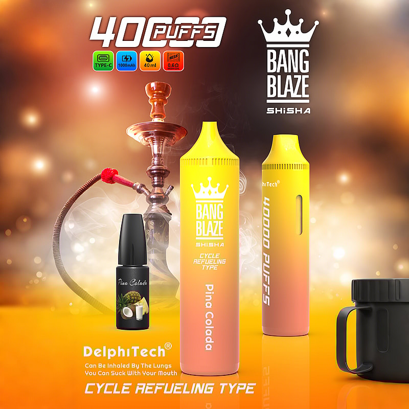 Image promotionnelle présentant les produits Bang Blaze Shisha, notamment un grand vaporisateur jaune et orange étiqueté « Pina Colada » à côté d'une petite bouteille noire avec la même saveur, avec un arrière-plan d'un narguilé traditionnel et des effets bokeh orange brillants.