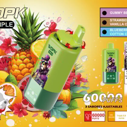 Imagen promocional que muestra el dispositivo de vapeo VOPK Triple, con vibrantes ilustraciones de frutas y descripciones de tres sabores: Gummy Bear, Strawberry Vanilla Coke y Blueberry Cotton Candy, con un diseño ajustable 3 en 1 que ofrece hasta 60.000 bocanadas.